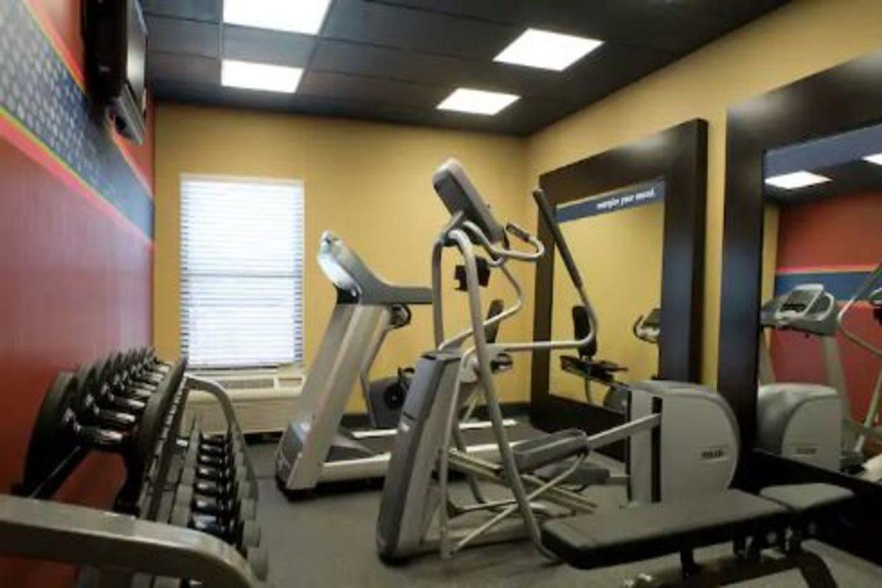 Hampton Inn Starkville Bagian luar foto