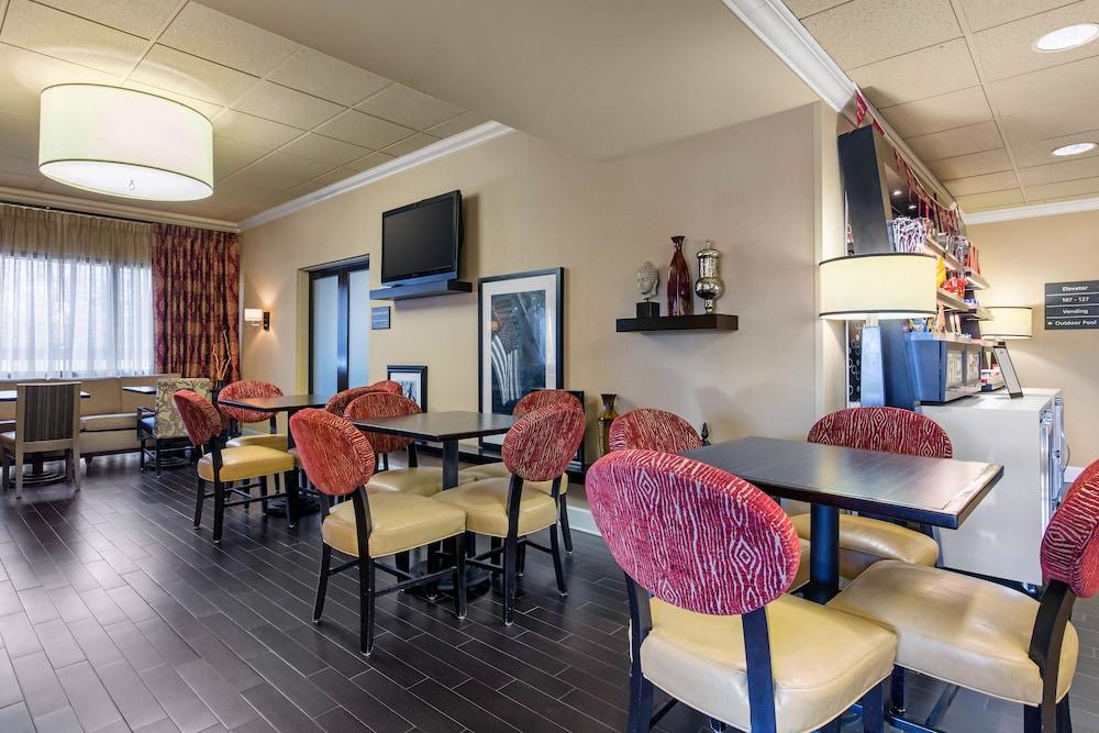 Hampton Inn Starkville Bagian luar foto