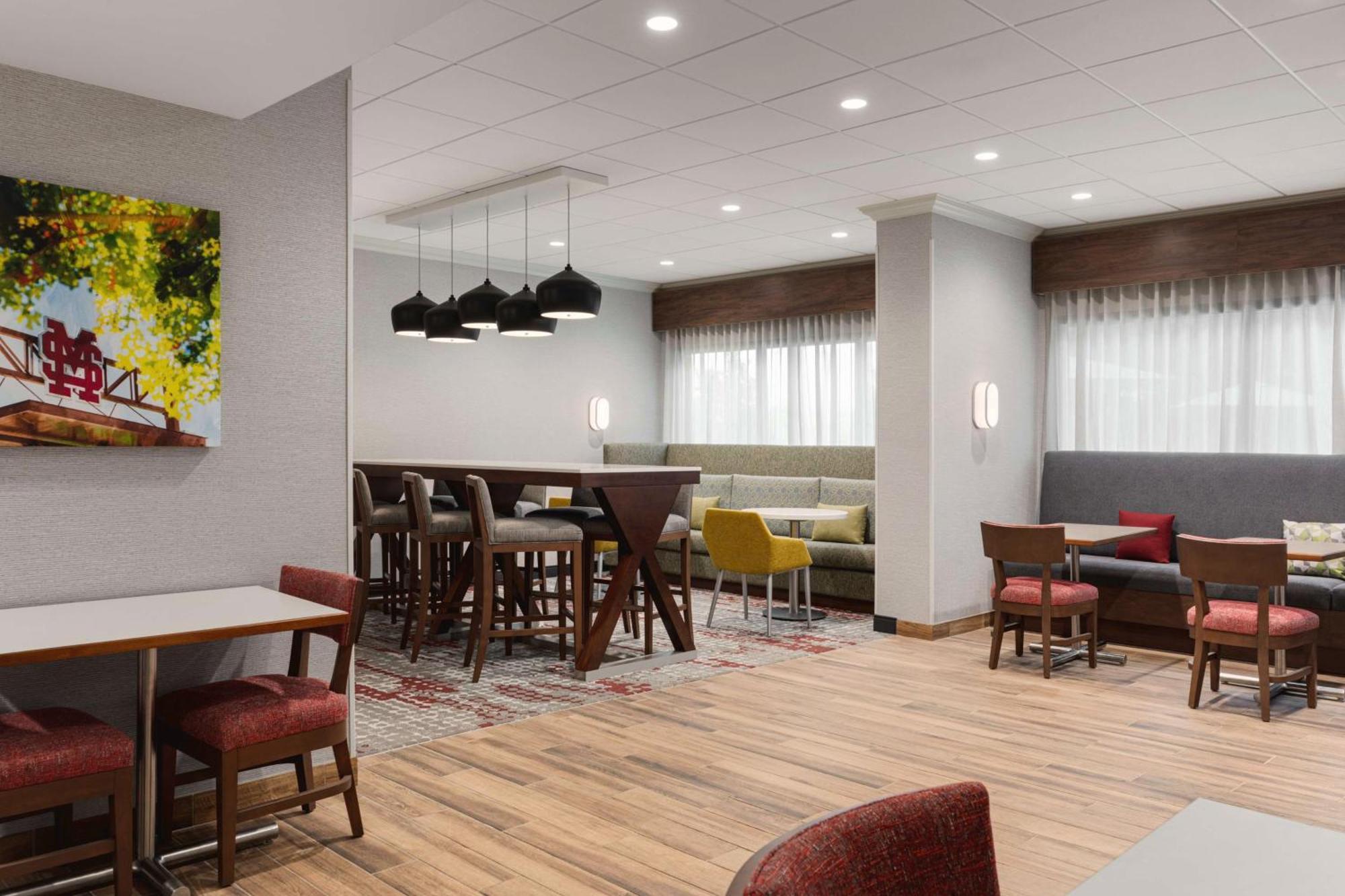 Hampton Inn Starkville Bagian luar foto